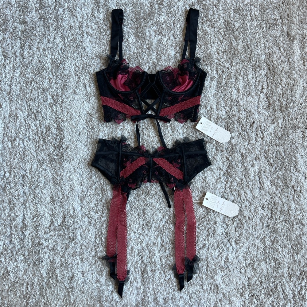 For Love and Lemons Ivy Bustier XXS and Garter S Black and Red Lace Lingerie Set